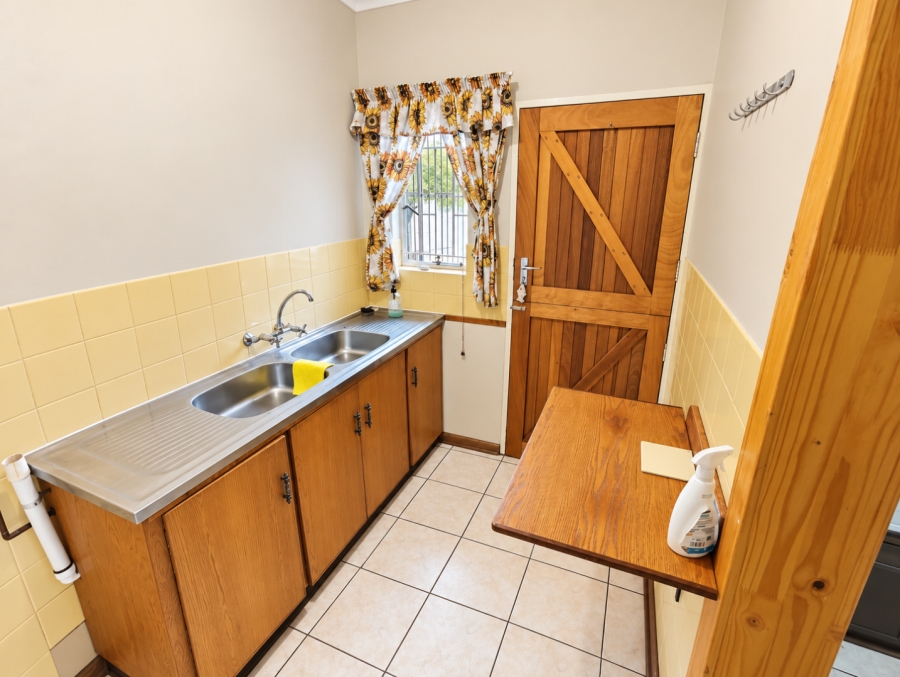5 Bedroom Property for Sale in Meyerhof Free State